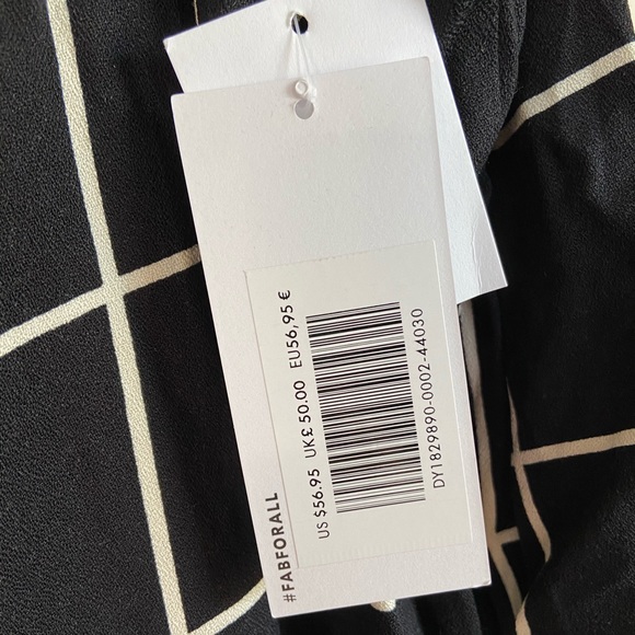 Black and white shift dress - Picture 2 of 2